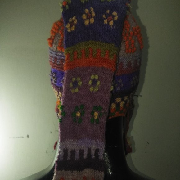 Peruvian chullo cap for women - woven in wool - warm winter main image 6